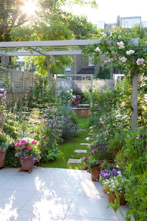 Low maintenance small backyard garden ideas (57 ...