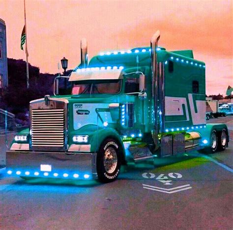 Now That Is What You Call A Gorgeous Kenworth Peterbilt Trucks Chevy