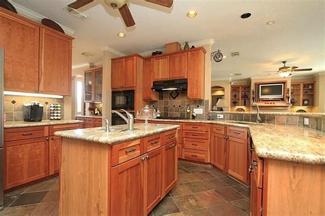 Flooring Ideas For Kitchen With Oak Cabinets Paranoormallifee