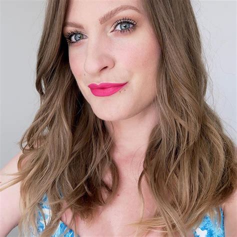 Let your pink hair do the talking. Hot pink lips, strong brows, wavy hair | Hot pink lips ...