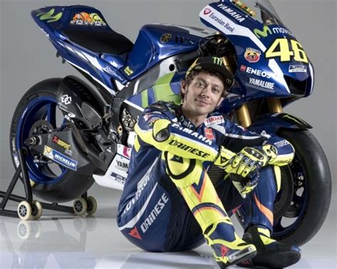 Untuk contoh saya akan menggunakan gambar valentino rossi hehe. gambar-valentino-rossi-keren