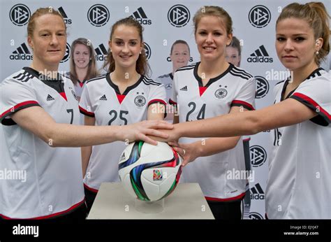 The Players Of The German Womens National Soccer Team Lena Petermann L