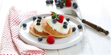 250 ml di acqua o latte scremato. Cosa mangiare per una colazione proteica - Zonaflex