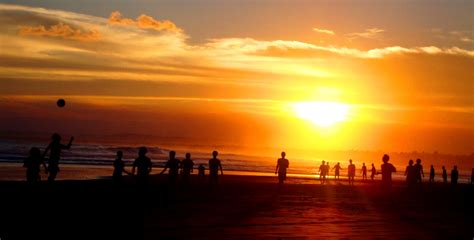 Kali ini vivi gak mau kalah nih ,,ngajak kalian ini dia wahana air ,,lokasi pantai timur pangandaran. Kalian Penikmat Sunset? Berikut 10 Pantai Terbaik Untuk ...