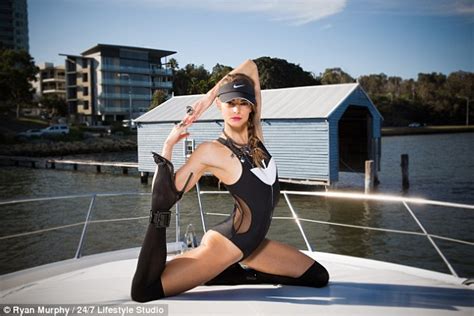 Champion Pole Vaulter Amanda Bisk Strips Naked And Is Painted In Glittery Gold Daily Mail Online