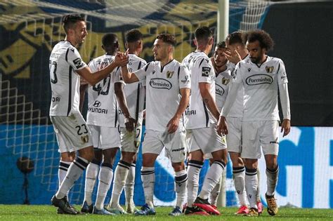 Fc famalicão were defeated by fc paços de ferreira last time after conceding twice in the space of 120 seconds. Famalicão já não tem qualquer jogador com covid-19 - JN
