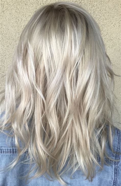 champagne hair color