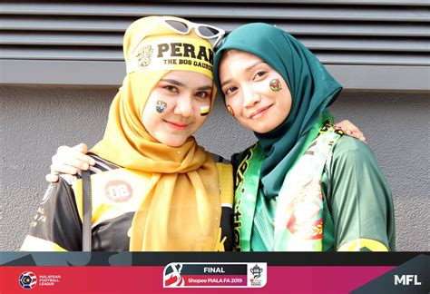 Man city berpeluang menjadi tim keempat yang mampu merebut gelar. Shopee Final Piala FA : Penyokong bikin riuh! - Football ...