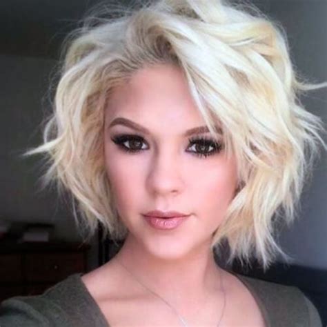 35 Great Short Layered Hairstyles For Women In 2022