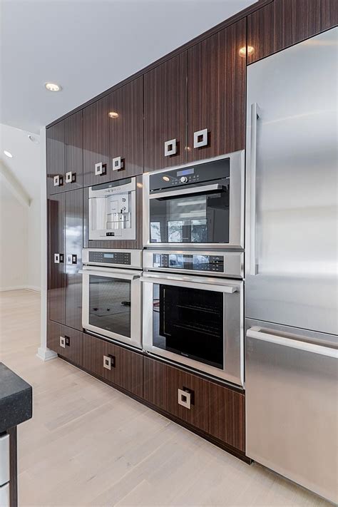 Wall Of Kitchen Cabinets Features Built In Appliances Built In