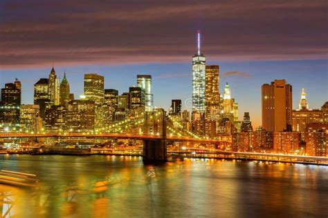 Sunset Afterglow Of The Brooklyn Bridge And New York City Skyline Stock