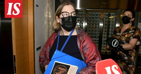 Hänen mukaansa valiokunnan käsittelyssä viraston taloudenhoidosta ei ole toteutunut kohtuus ja asioiden mittasuhteiden avoin esittäminen. VTV:n pääjohtaja Tytti Yli-Viikari pidätetään virasta ...