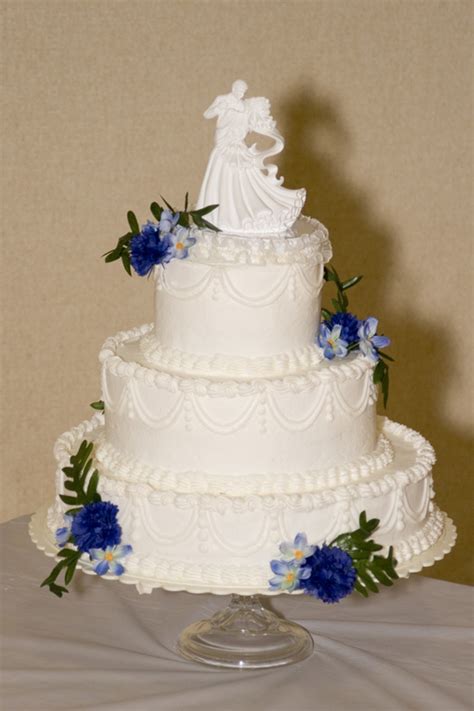 Round Wedding Cake