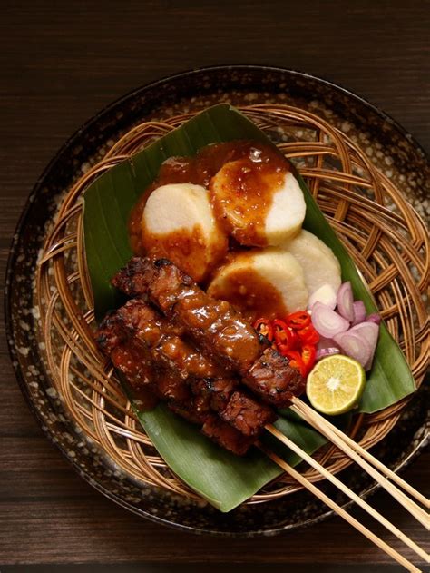 Sate kere rasa sultan ini hanya bisa anda temukan di 'sate kere kupat sayur mbah mardi' yang berlokasi di jalan godean kuliner nostalgia lainnya adalah sate kere legendaris, sate kere yu rebi. Resep Sate Kere Jeroan : 22 resep tumis jeroan kambing ...