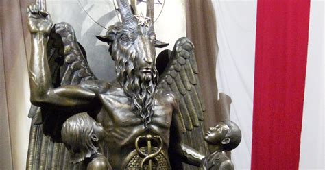Satanic Temple Unveils Baphomet Sculpture In Detroit Huffpost