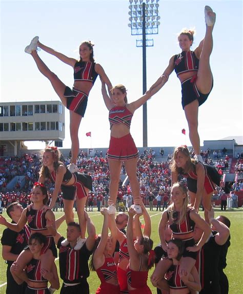 College Cheer Cheer Stunts College Cheerleading College Cheer
