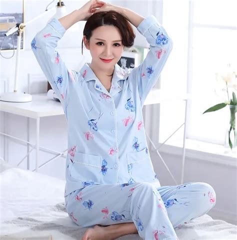 Autumn Floral Pajamas Sets For Middle Aged Women Soft Comfortable