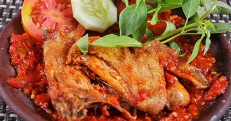 Ayam penyet populer di jawa timur. Resep Ayam Penyet Surabaya Dengan Sambal Super Pedas