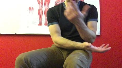 • les douleurs s'accompagnent parfois de fourmillements sur le dos du pouce et de la main. Pin op Tennis elbow