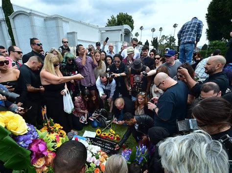 Married again and left behind his wife vicky cornell, chris also left behind three kids, ages 16, 12 and 11. Chris Cornell funeral: celebrities and stars remember rock ...