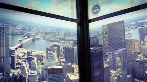Le World Trade Center Offre Une Attraction étonnante Aux Touristes