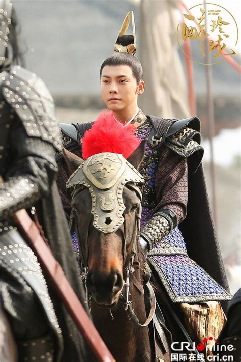 Jun 12, 2021 · 香港藝人陳偉霆自2006年出道，在唱歌、跳舞、演戲上都有不錯的成績，加上高大帥氣的外型，深受粉絲追捧。經常透過社群媒體分享生活點滴的他，日前分享了外公外婆的合影，意外曝光一家人的高顏值基因，掀起熱烈討論，更有網友羨慕表示「想分一條染色體」。 陳偉霆《醉玲瓏》霸氣十足 戰神回歸智計退敵 - 每日頭條