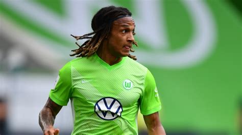 Is he married or dating a new girlfriend? Wolfsburg defender Kevin Mbabu tests positive for COVID-19 ...