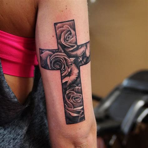 Cross Rose Tattoo By Angel Antonio Located In Chicago Diseños De