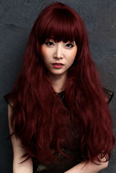 The black diluted with cacao bean brown highlights is another matter. Red hair will also look pretty with tanned skin ...