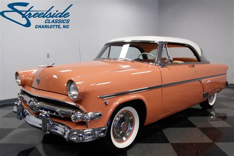 Level entry cabin style home features. 1954 Ford Crestline Victoria for sale #66327 | MCG