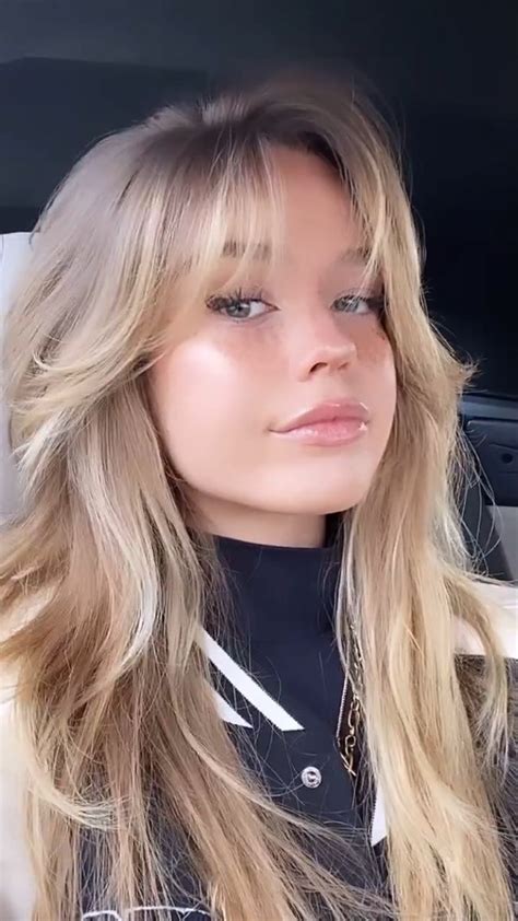 Long Layered Wavy Hair With Curtain Bangs - Bangs Curly Hair