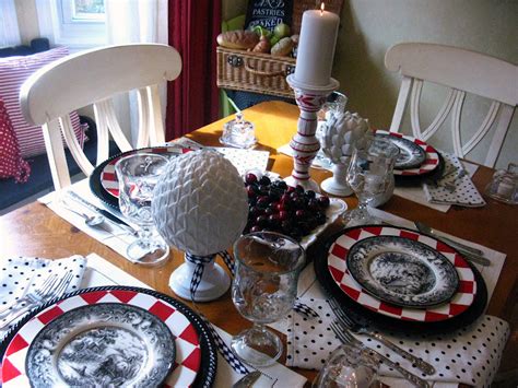 They Call Me Jammi Playing With Pattern Tablescape