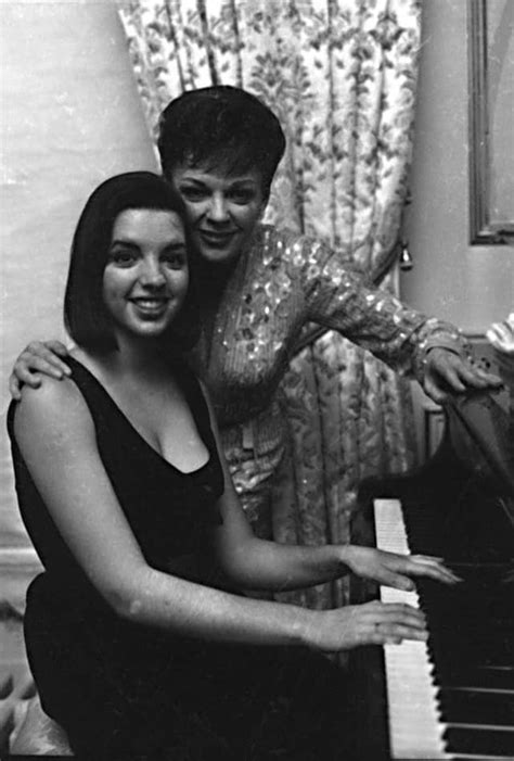 Judy Garland And Daughter Liza Minnelli In London