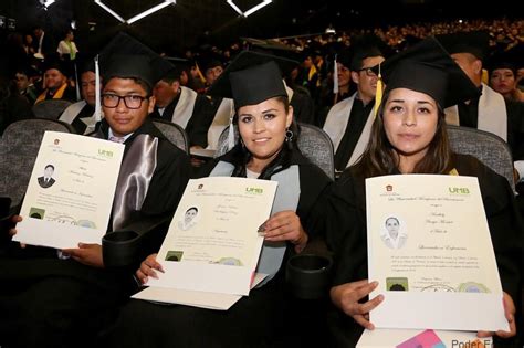 Reciben T Tulos Profesionales Estudiantes De La Universidad Mexiquense Del Bicentenario Poder