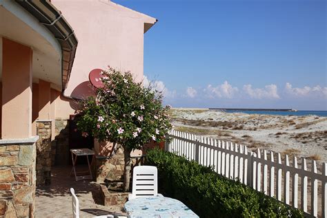 Wenn sie kaufen wollen suchen wir. Sardinien Ferienhaus am Meer - Direkt am Strand von La ...