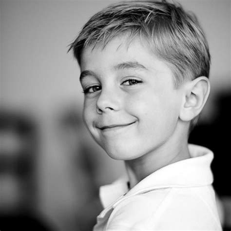 Pour le sport, la détente ou pour jouer, les garçons adorent le confort des vêtements de sport. Coiffure Garcon 9 Ans