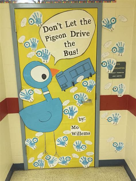 Reading With Mrs D Book Doors Diy Classroom Decoratio