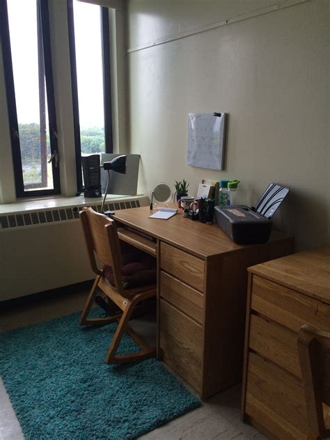 The most common dorm room desk material is metal. Minimalist dorm room desk ️ | Dorm room desk, Minimalist ...