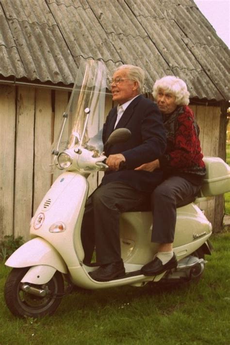 35 Photos Of Cute Old Couples That Will Give You The Ultimate Relationship Goals Cute Old