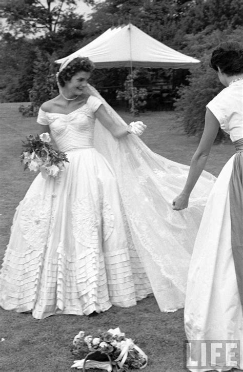 Jackie Kennedys Wedding Dress 1953 1950s Wedding