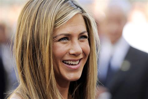 3840x21602021 Jennifer Aniston Laughing Images 3840x21602021 Resolution