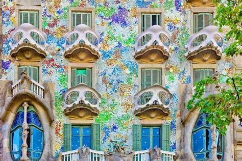 Barcelona Gaudí And Modernism Tour Trips For 20 Somethings To Europes