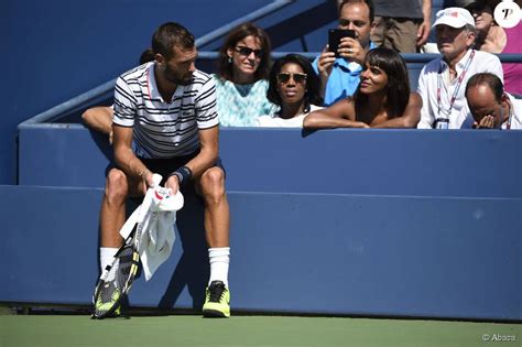 Après son exclusion de l'équipe de france de tennis la nuit dernière, benoit paire a reçu le soutien de sa compagne shy'm sur les réseaux sociaux. Shy'm et Benoît Paire : Les vacances du "couple" suscitent ...