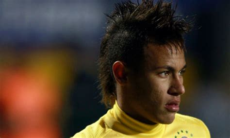 Die seiten abrasiert und obendrauf ein etwas längerer irokese: Neymar Frisur - Haar-Schnitt - Haarforum - Friseur-Fragen.de