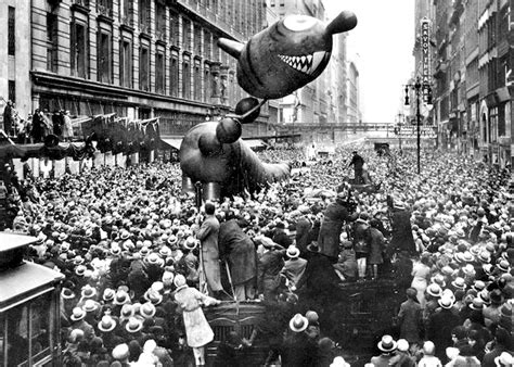 Nov 27 1924 First Macy’s Thanksgiving Day Parade