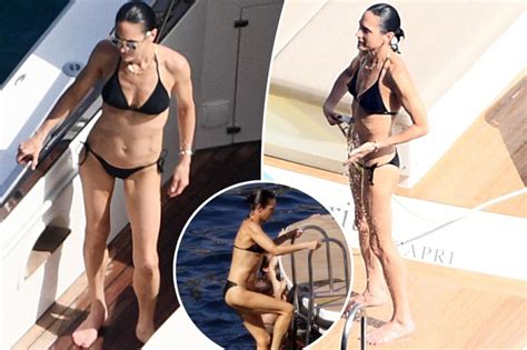 Jennifer Connelly Shows Off Toned Figure On Luxe Yacht Vacation In Capri Urban News Now