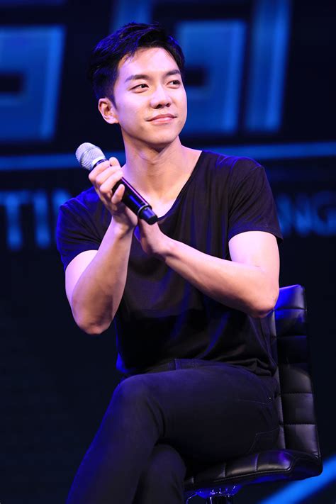 อีซึงกิ(lee seung gi) และอีดาอิน(lee da in) คอนเฟิร์มเดทกัน นักแสดงอีซึงกิ(lee seung gi) และอีดาอิน(lee da in) กำลังเดทกัน! "อีซึงกิ" เสน่ห์ล้น!!! ไอเรนไทยใจละลาย ใน "2018 Lee Seung ...