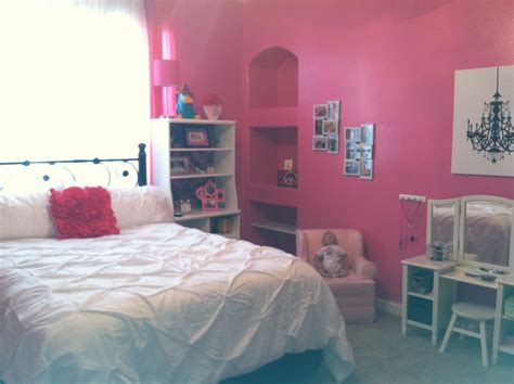Instead of simply hanging twinkle lights, turn them into a custom marquee. My Daughter's Room | Daughters room, Decor, Home decor
