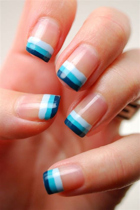 El azul es el mejor esmalte de uñas para desmarcarte. Diseños para decorar tus uñas con tonalidades de color azul