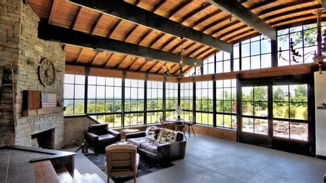 Barn Home Featuring Large Art Studio House Hunting